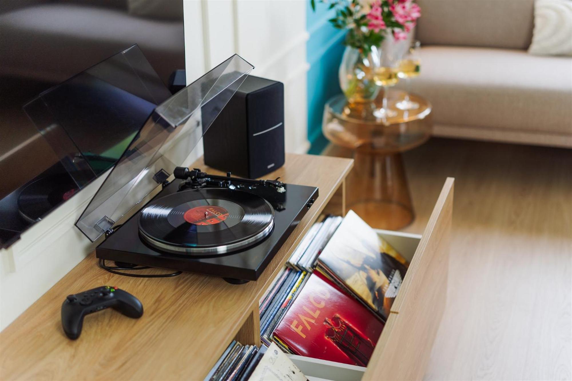 Good Vibe Studio Near Metro - Garage, Air-Conditioning, Vinyl Player Прага Экстерьер фото